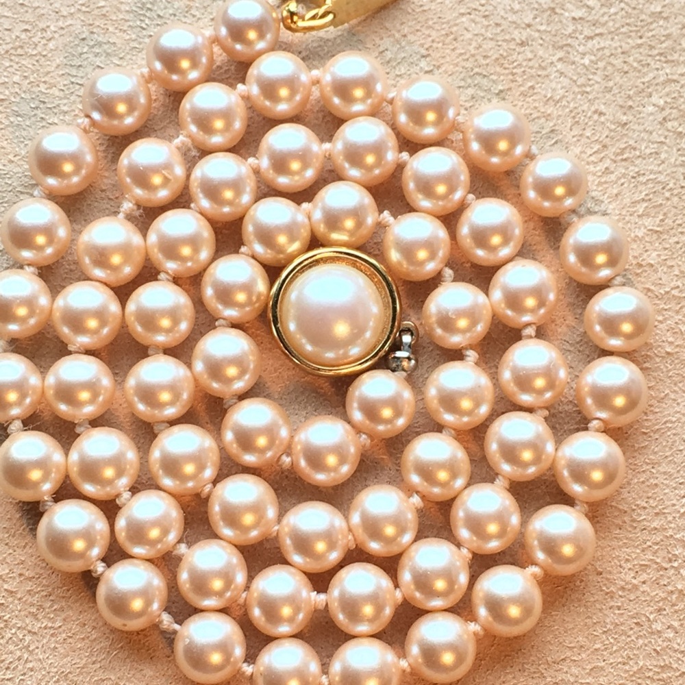 Vintage Pearl Necklace 18"